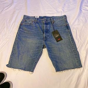 Mens 36W Levi’s denim cutoff shorts, with tags